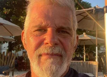 Raul Gazolla posta foto inédita de Daniella Perez com amigos