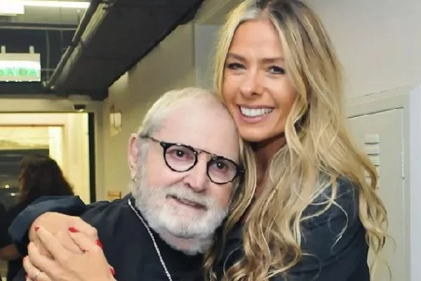 Adriane Galisteu lamenta morte de Jô Soares e expõe luta do apresentador contra problemas de saúde: "Vivendo um tratamento complicado"