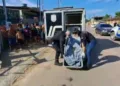 Idoso é encontrado morto no quintal de casa, com rosto coberto e pulso amarrado com fio