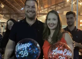 Comemoração em dose dupla na noite da última segunda, 22, no Deck Tratoria, dos cunhados Thiago Manchini e Ana Elisa Lapunka