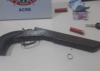 Dupla é presa com arma de fogo na Praia do Amapá; 'Deixei de ir à igreja para fazer corrida'