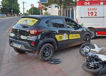 Motociclista fratura a perna após colisão entre veículos