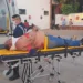 Idoso fica ferido após colidir motocicleta em carro estacionado