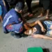 Motociclista sofre acidente após ser atingida com bola de futebol