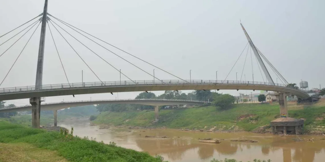Com 1,26 metro, Rio Acre bate nova cota histórica em seca severa na capital
