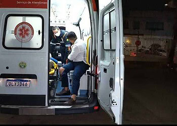 As duas vítimas foram encaminhadas ao PS com ferimentos leves (Foto: Cedida)