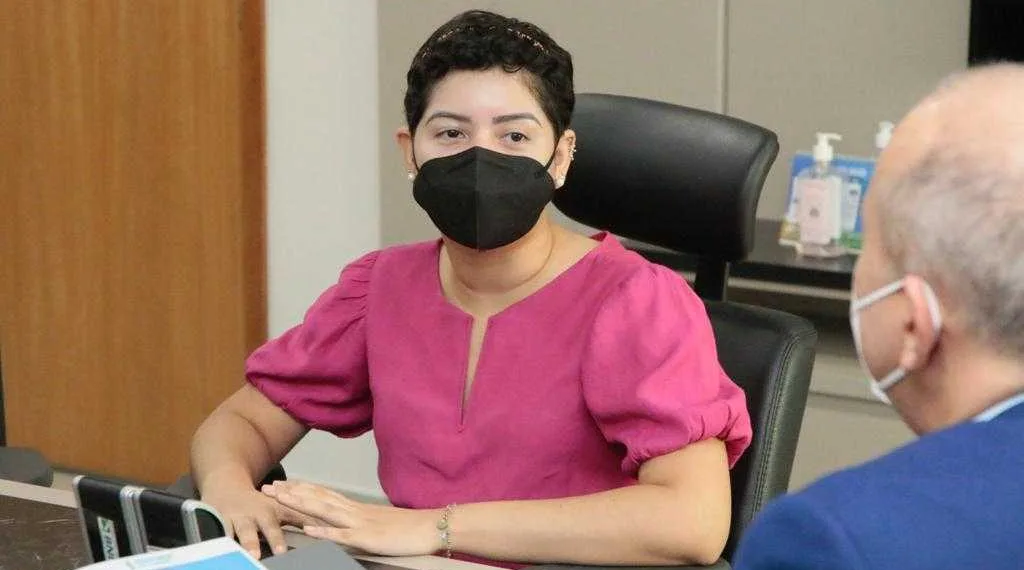Advogada Bruna participa da campanha “Lugar de autista é em todos os lugares – Discriminação é crime, inclusão é o caminho”, lançada pelo MPAC no mês de julho (Foto:  Tiago Teles/Ascom MPAC)