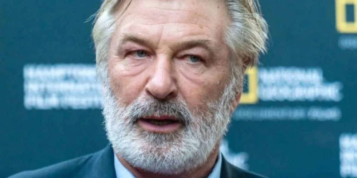 FBI conclui que Alec Baldwin apertou gatilho do revólver que matou Halyna Hutchins