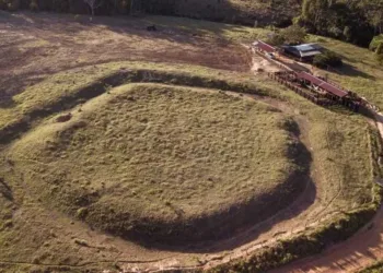Pesquisadores fazem escavações em novos geoglifos descobertos na Resex Chico Mendes