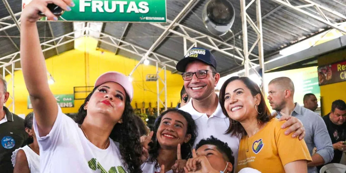 No Mercado Elias Mansour, Gladson recebe agradecimentos de comerciantes pela vacina e reabertura do comércio