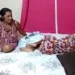 Família pede ajuda para comprar cadeira de rodas e fraldas geriátricas à idosa que se encontra acamada, em Rio Branco