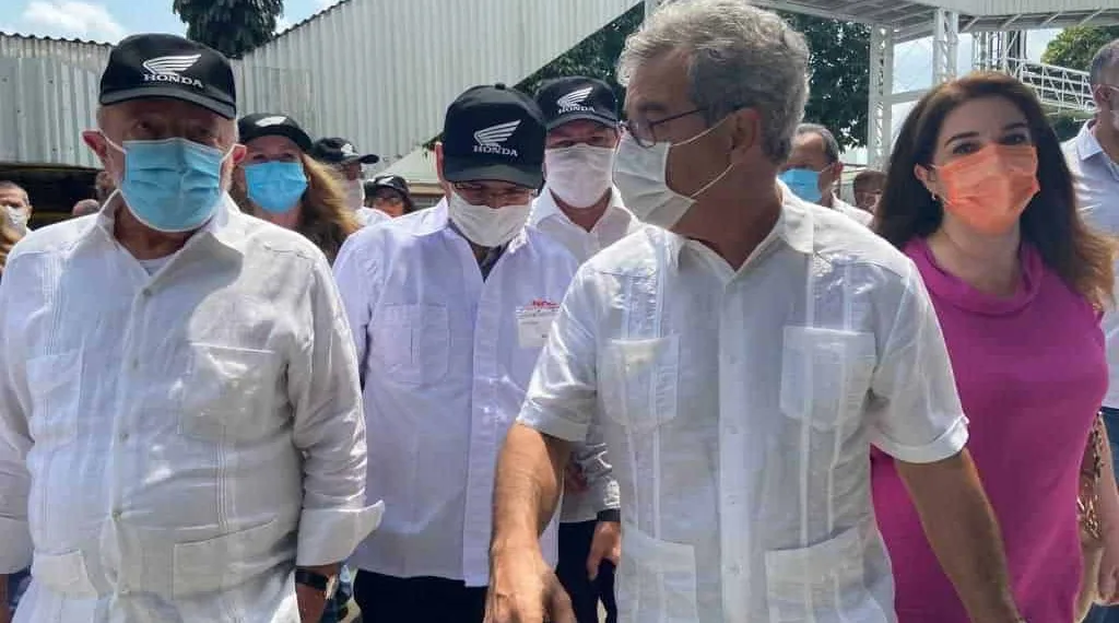 Jorge Viana e Nazaré Araújo participam da agenda do candidato Lula em Manaus
