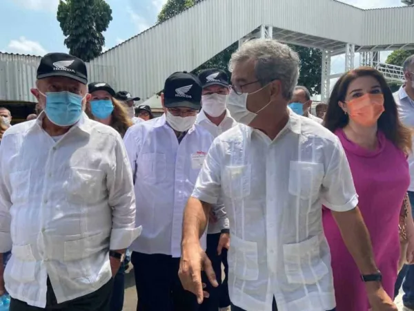 Jorge Viana e Nazaré Araújo participam da agenda do candidato Lula em Manaus