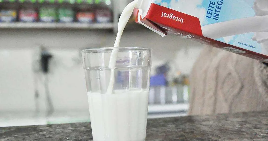 Preço do litro do leite no Acre está 21% mais caro que o do litro da gasolina