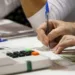 Eleitores justificam a ausência na votação em posto montado em shopping de Brasília.