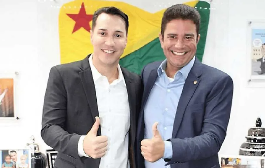 Material oficial de Gladson Cameli tem Ney Amorim como candidato ao Senado
