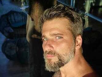 Praticante do candomblé, Gagliasso pediu autorização para trabalhar na Netflix