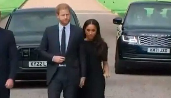Internautas percebem manobra de Príncipe Harry para que Meghan Markle não quebre protocolo real
