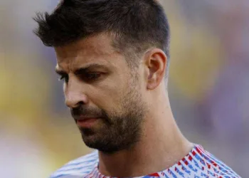 Gerard Piqué não quer devolver os 15 Grammy's faturado por Shakira