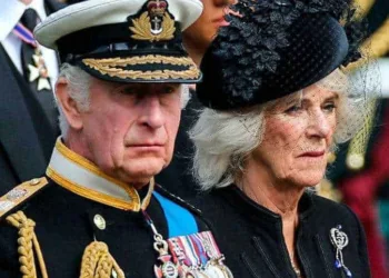 Homem que diz ser filho de rei Charles e Camilla Parker Bowles quer conversar com príncipe Harry: - Somos os renegados da família real