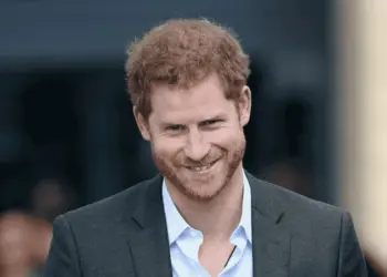 Saiba o pedido polêmico de Príncipe Harry que fez a madrasta Camilla cuspir chá: 'Ela disse que era ridículo'