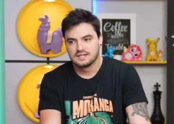 Felipe Neto é banido do Tinder