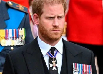 Biógrafa afirma que Príncipe Harry foi desagradável com Camilla Parker Bowles