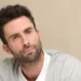 Adam Levine nega caso com modelo; mas admite erro: "Me arrependo"