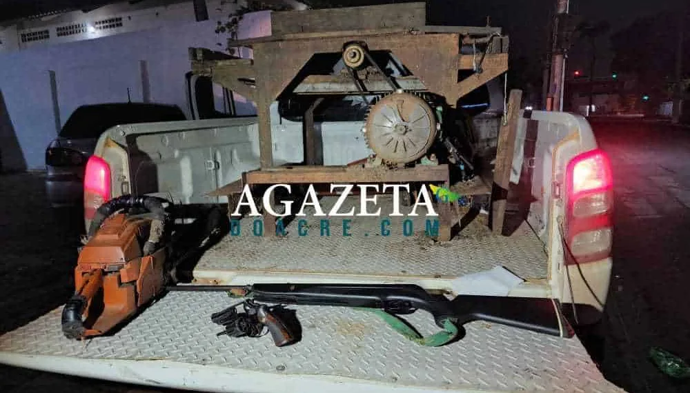 Polícia Ambiental apreende madeira ilegal, armas e maquinários utilizados para desmate