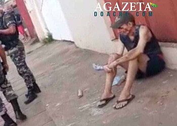 Homem tem surto psicótico, ameaça populares com facão e é agredido a pauladas