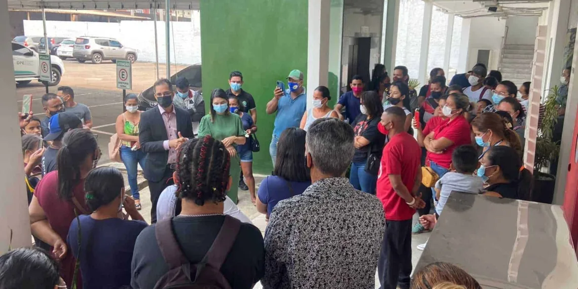 Defensoria Pública realiza mutirão para atender famílias que foram obrigadas a desocupar área em Rio Branco
