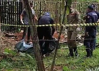 Polícia encontra restos mortais de homem esquartejado, carbonizo e enterrado dentro de colchão em Senador Guiomard