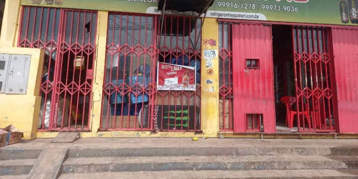 Discussão em distribuidora termina em dupla tentativa de homicídio