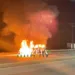 Veículo é destruído durante incêndio em via pública