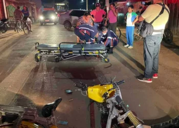 Idoso de 76 anos fica ferido após acidente envolvendo uma moto e bicicleta motorizada em Rio Branco