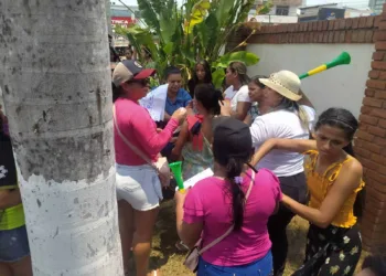 Criança passa mal e desmaia durante protesto de familiares de detentos na capital