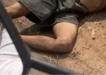 Jovem foi econtrado com sinais de agressões