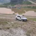 Motorista invade Calçadão da Gameleira, causa acidente e cai às margens do Rio Acre