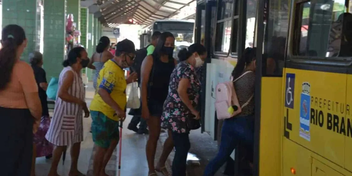 Prefeitura de Rio Branco realiza audiência pública para debater o transporte coletivo