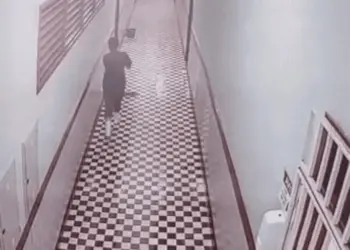 Homem invade escola em Rio Branco e tenta matar ex-companheira com facada no pescoço por não aceitar fim do relacionamento