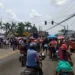 Familiares de presos fecham rua no centro