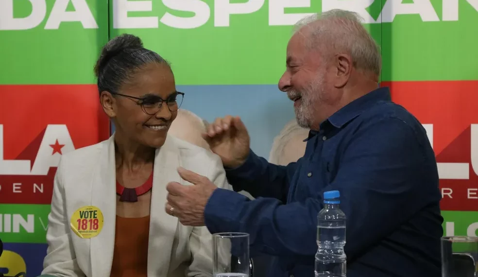 A ex-senadora Marina Silva declarou apoio à candidatura de Lula nesta segunda (12), em SP — Foto: Tomzé Fonseca