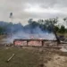 Casa é destruída pelo fogo após ser atingida por raio, na zona rural de Sena Madureira