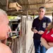 Idoso encontra Nazaré Araújo durante caminhada e conta como o pai dela o salvou