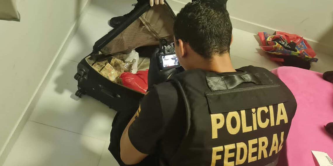 Em operações, Polícia Federal cumpre mandados contra crimes eleitorais em Rio Branco