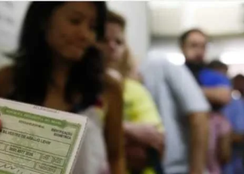 Maioria de mulheres e menos de 10% com graduação superior; conheça o perfil do eleitorado acreano