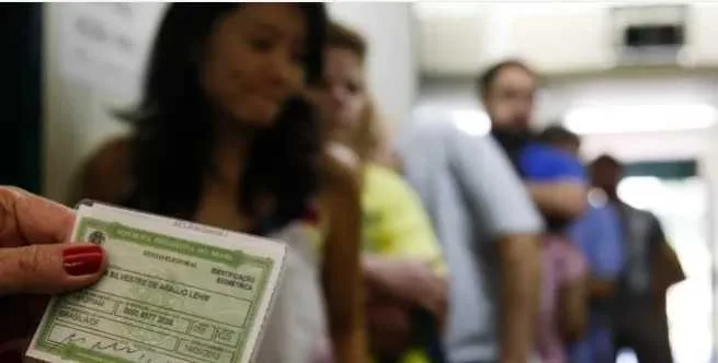Maioria de mulheres e menos de 10% com graduação superior; conheça o perfil do eleitorado acreano