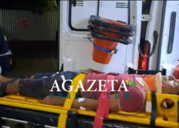 Homem ficou ferido após cair de telhado