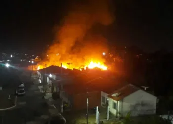 Em Rio Branco, incêndio em vegetação assusta moradores do Xavier Maia e Residencial Yaco