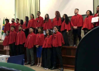 Membros da Academia Juvenil Acreana de Letras. Imagem: Rafaella Rodrigues